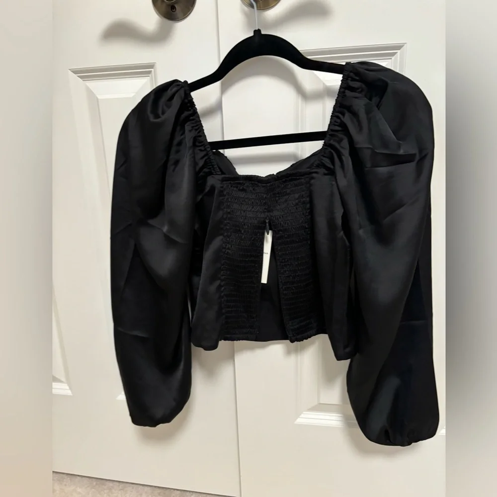 Abercrombie & Fitch black satin puff sleeved blouse, smocked bodice with zip !